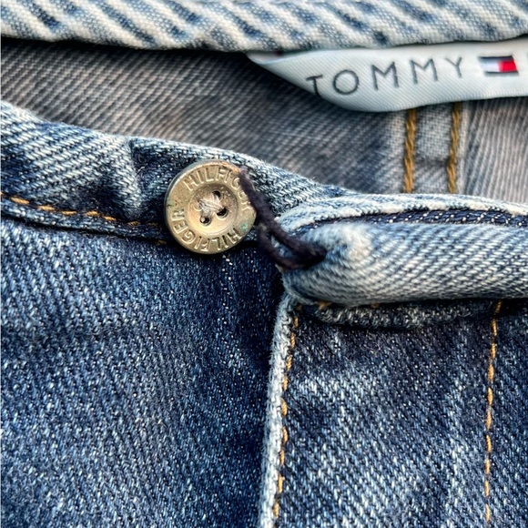 Vintage Tommy Hilfiger Denim Shorts - Picture 5 of 5
